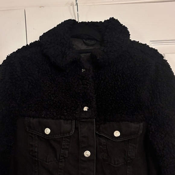 Top Shop | 4 | Black Jeans Jacket with Black Sherpa sleeves - Picture 6 of 10